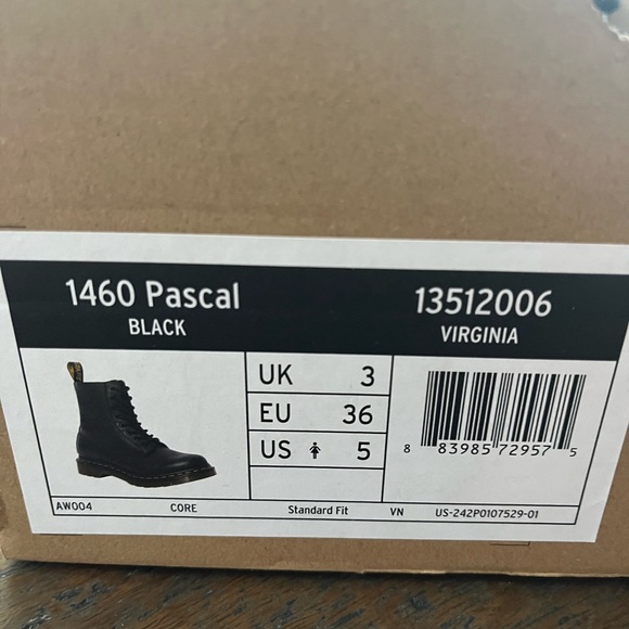 Dr Martens/ black/ women’s size 5 - Picture 5 of 5